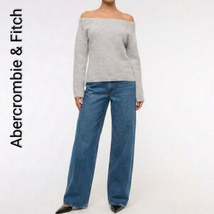 NEW Women's Abercrombie & Fitch Boucle Off-the-Shoulder Sweater L Grey Gray